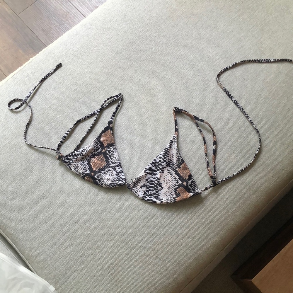 ✨Zaful Snake Print Bikini Top✨